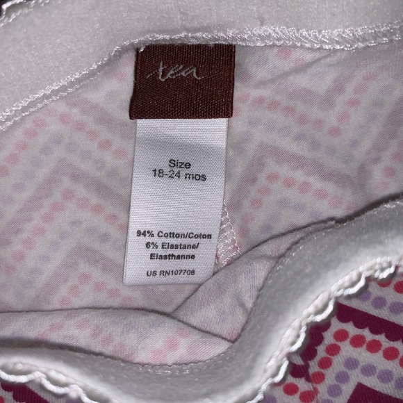 2/$15 or 3/$20- Tea Collection Capri leggings - Picture 2 of 2